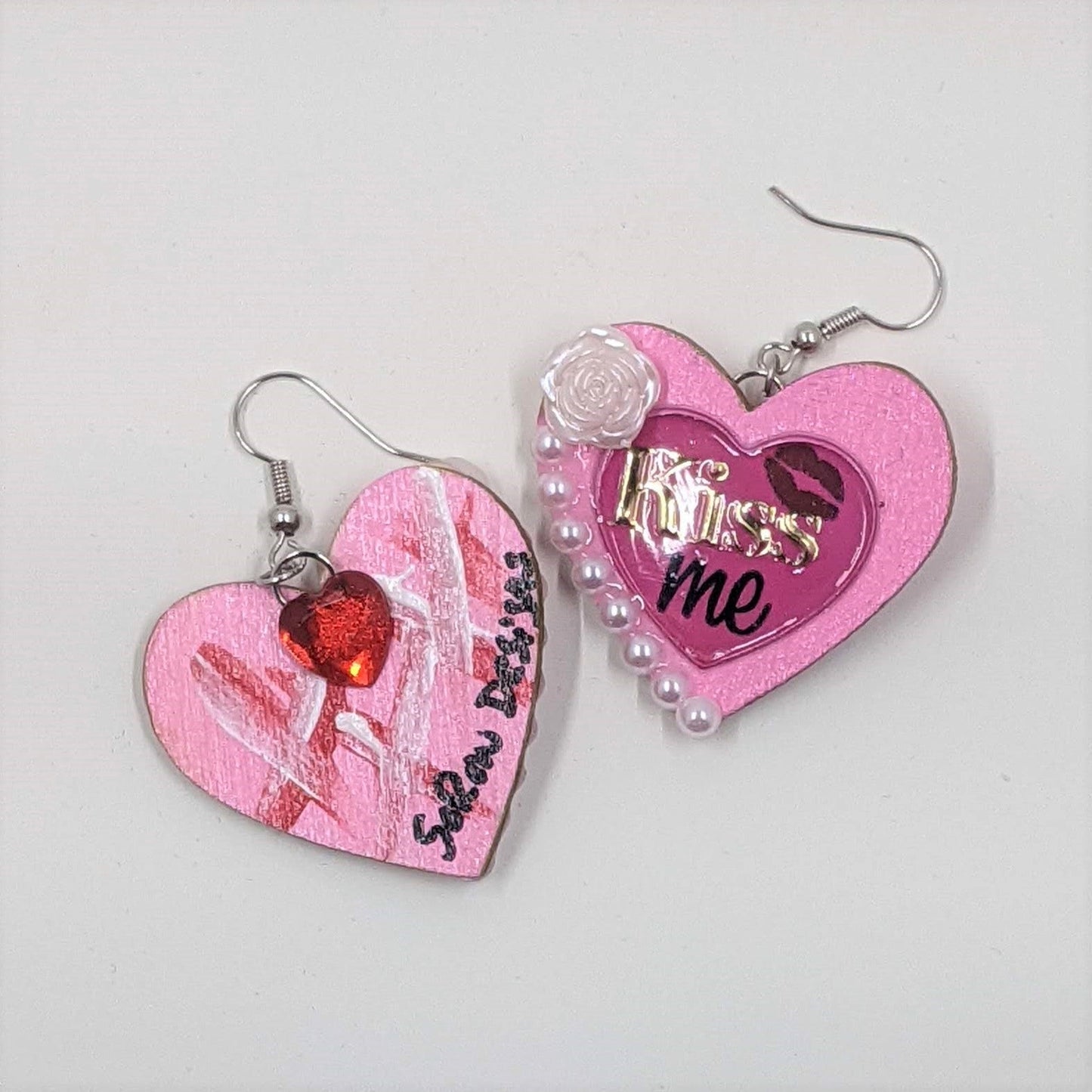 hand-painted wooden dangle earring ~ Kiss Me
